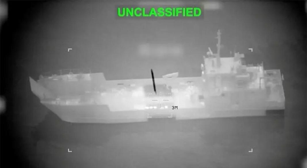 বাণিজ্যের আড়ালে ইরানে ‘যুদ্ধের জ্বালানি’ পাঠাচ্ছে চীন