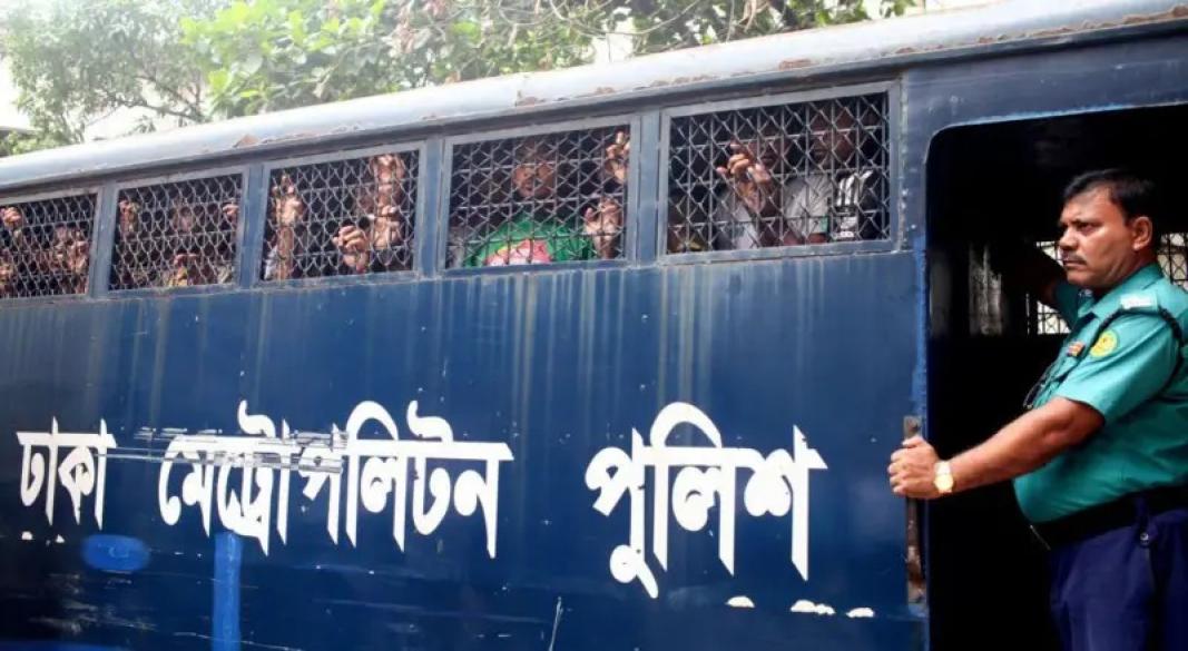 নির্বিচার আটক