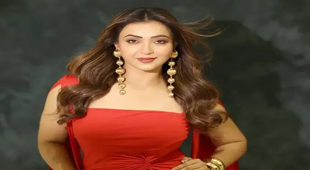 অভিনেত্রী কৌশানী মুখার্জি