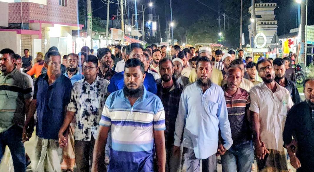 কুয়াকাটায় বিতর্কিত যুবদল কমিটি বাতিলের দাবিতে বিক্ষোভ
